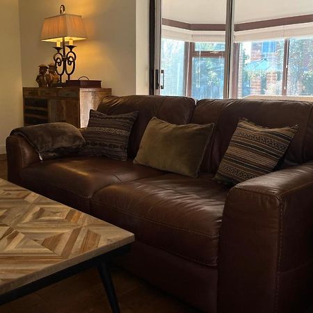 Stunning Beverley Bungalow W Fireplace, Private Parking, And Garden Екстер'єр фото